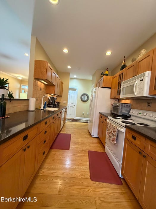 185 Pine Cone Ln Photo 10