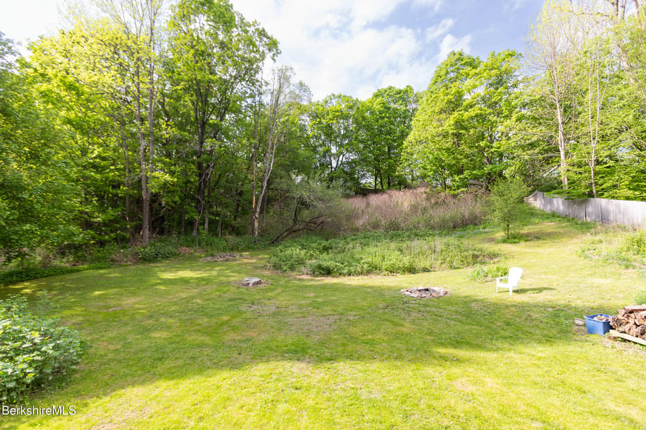 347 Maple St Photo 21