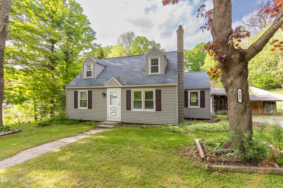 347 Maple St Photo 1