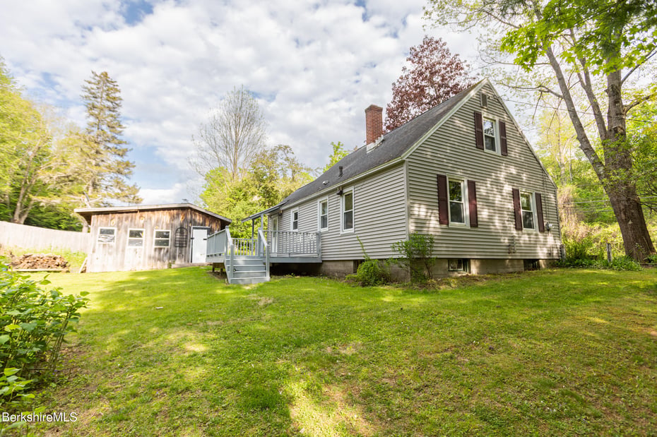 347 Maple St Photo 19