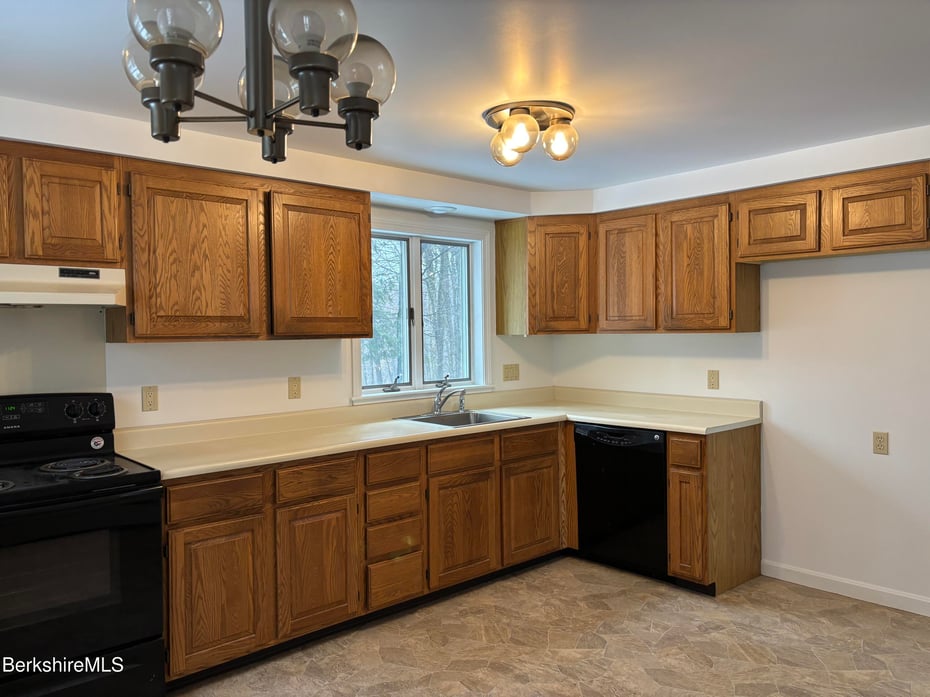 159 Simmons Rd Photo 13