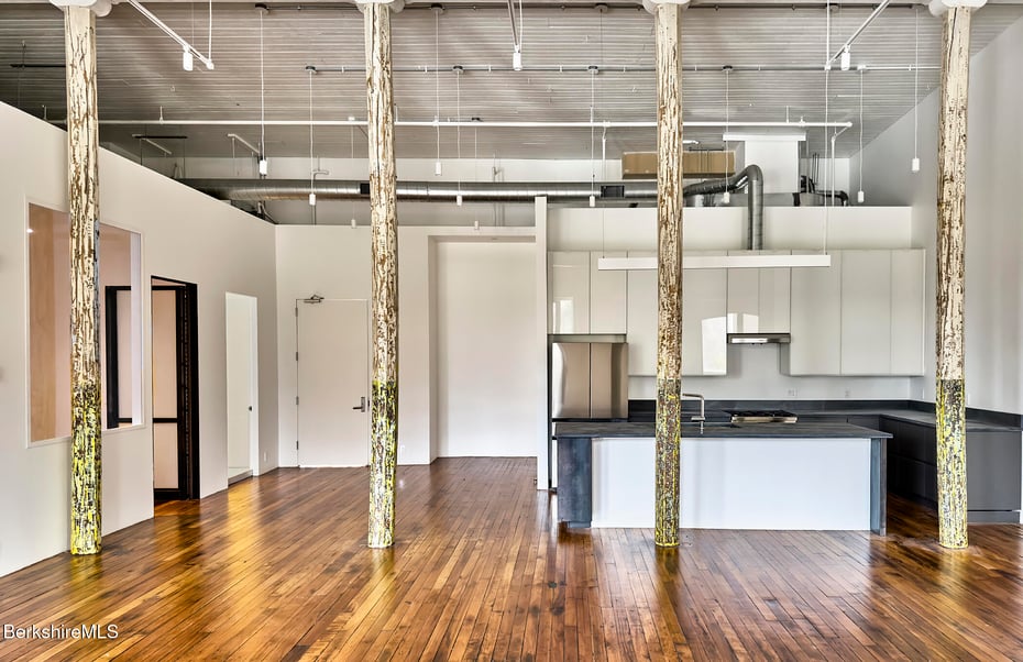 520 State Rd  #402 Photo 9