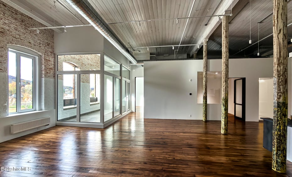 520 State Rd  #402 Photo 10