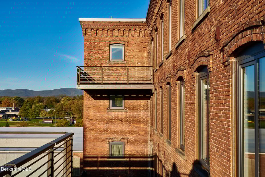 520 State Rd  #402 Photo 18