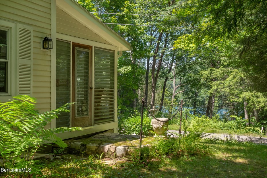 35 Bidwell Rd Photo 22