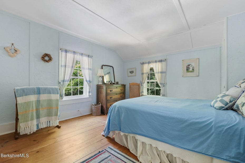 35 Bidwell Rd Photo 17