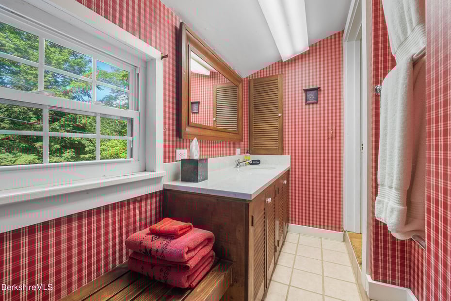 35 Bidwell Rd Photo 19
