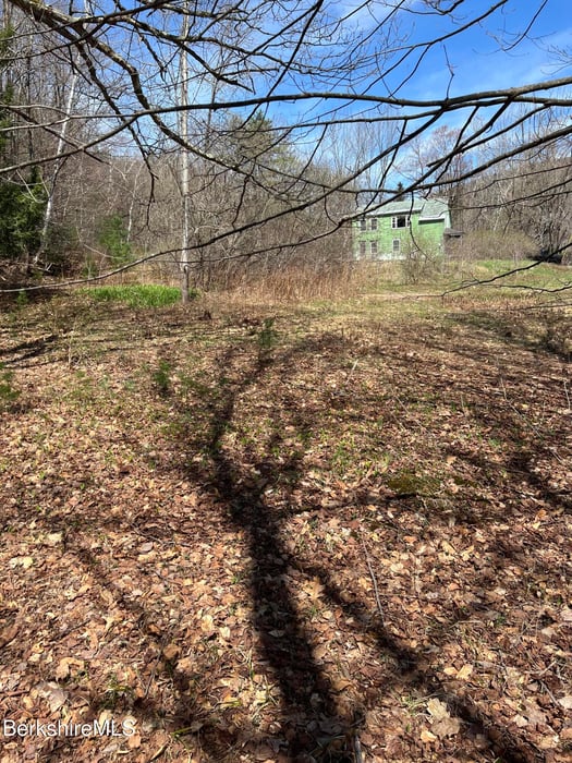 427 West Rd Photo 4