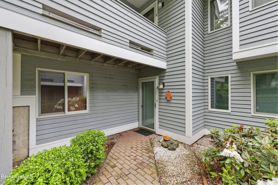 770 Summer St  #3A Photo 4