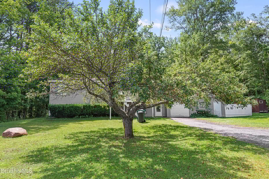 39 Fieldwood Dr Photo 3