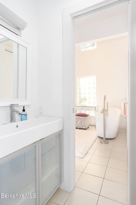 324 Park St Photo 20