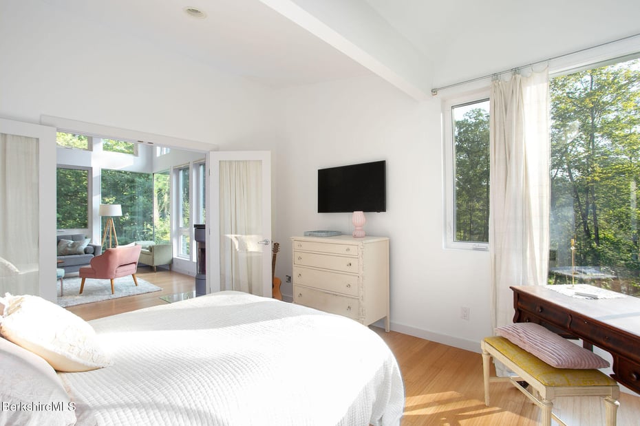 324 Park St Photo 18