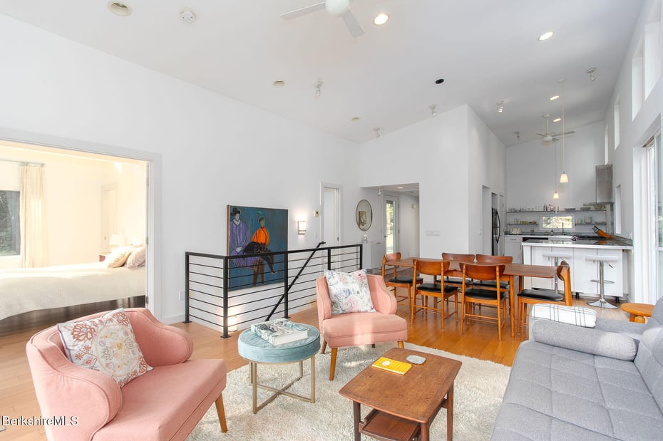 324 Park St Photo 12