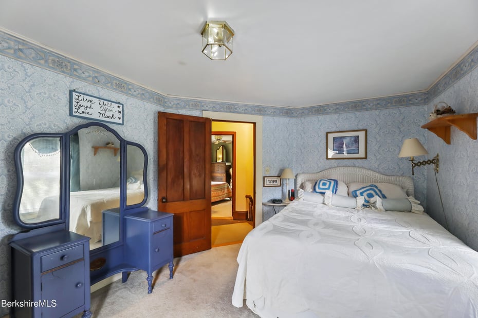 212 Highland St Photo 30