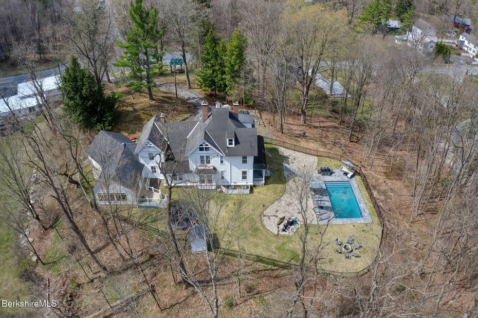 21 Stockbridge Rd Photo 55