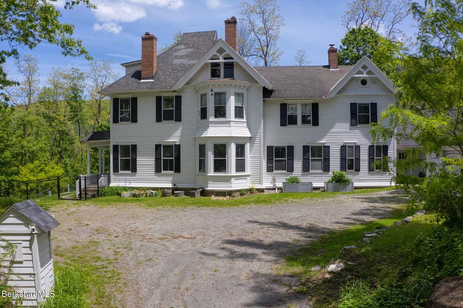 21 Stockbridge Rd Photo 5