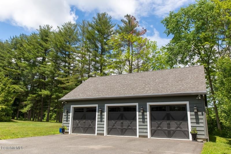 73 Round Hill Rd Photo 8
