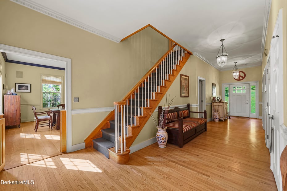 153 Gale Rd Photo 5