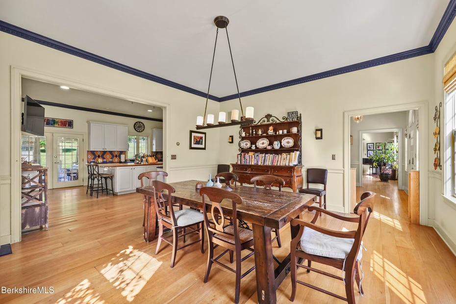 153 Gale Rd Photo 9