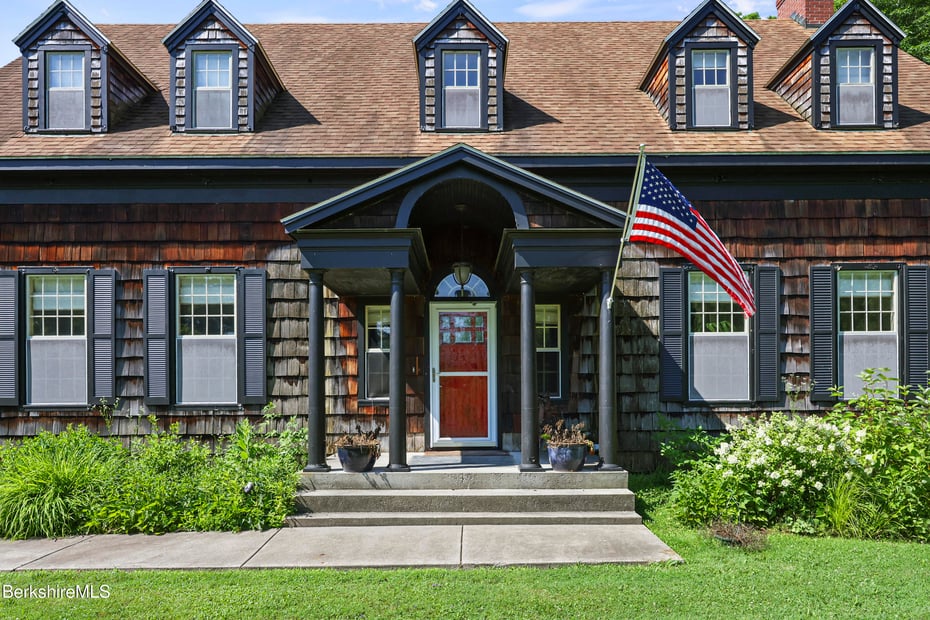 153 Gale Rd Photo 2