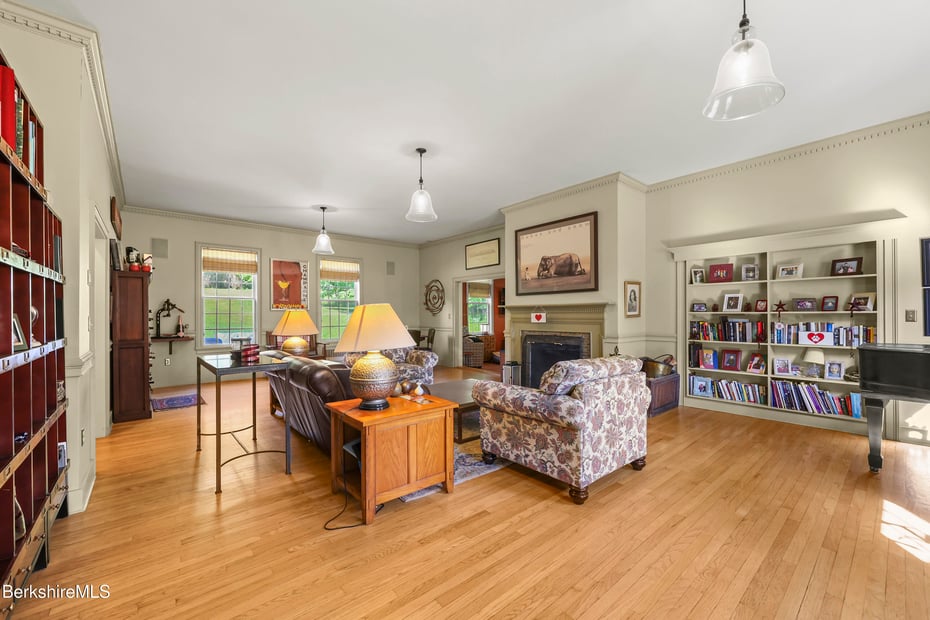 153 Gale Rd Photo 26