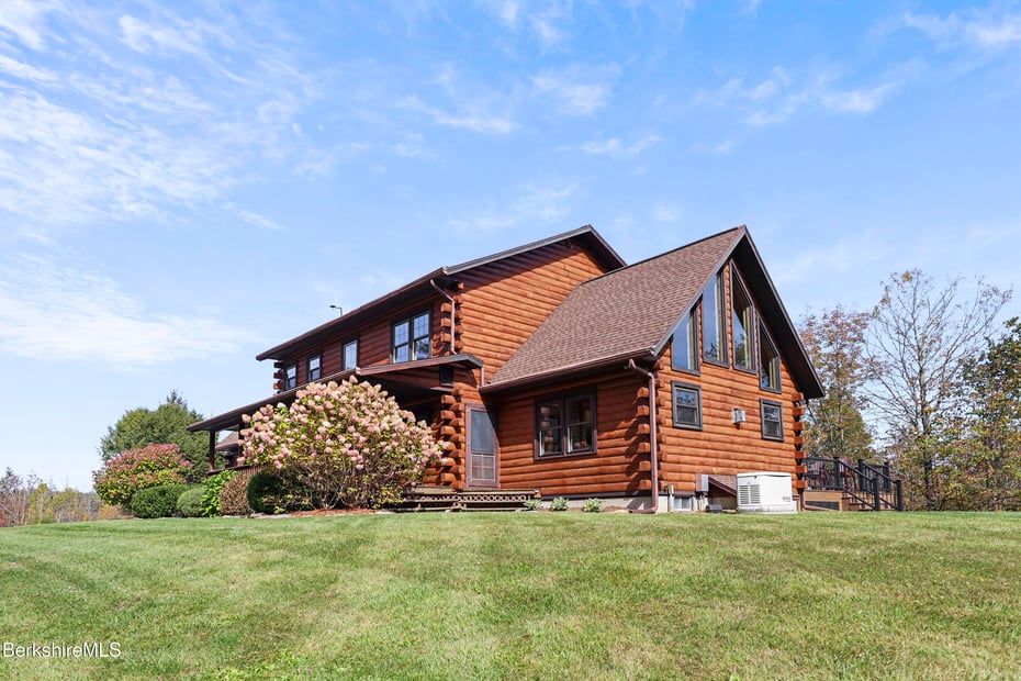 1020 Cascade St Photo 5