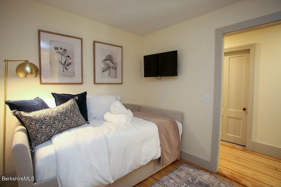 44 Main St  #1 Photo 17