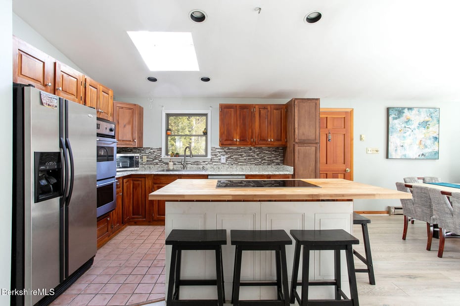 305 Shadow Ln Photo 7