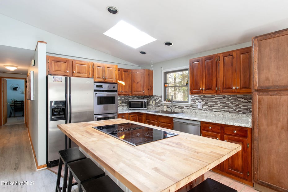 305 Shadow Ln Photo 8
