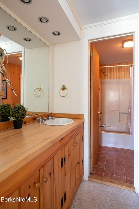 305 Shadow Ln Photo 17