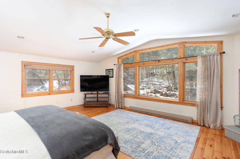 305 Shadow Ln Photo 10