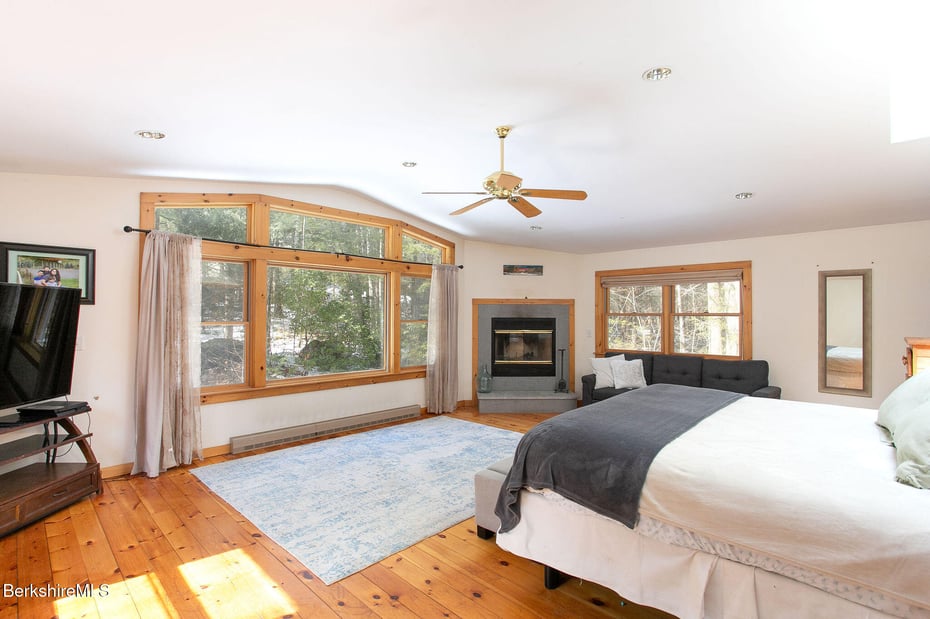 305 Shadow Ln Photo 9