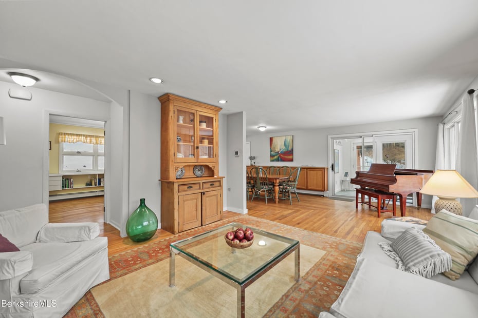 40 Prospect Hill Rd Photo 8