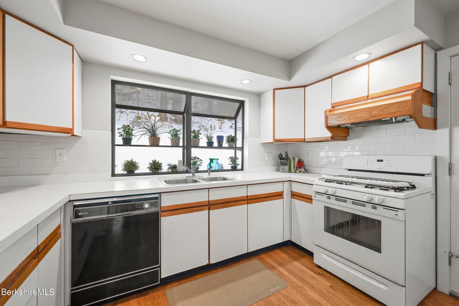 40 Prospect Hill Rd Photo 16