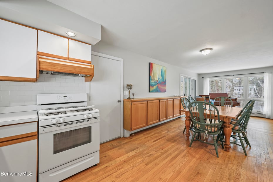 40 Prospect Hill Rd Photo 13