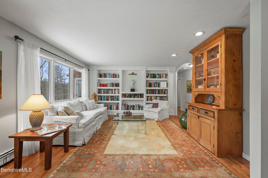 40 Prospect Hill Rd Photo 5