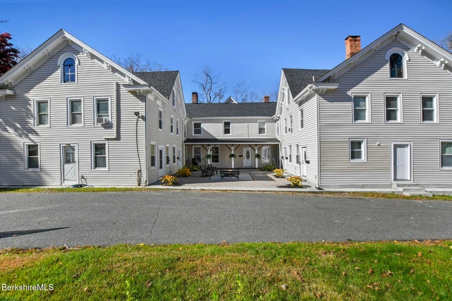 45 Forest St Photo 11