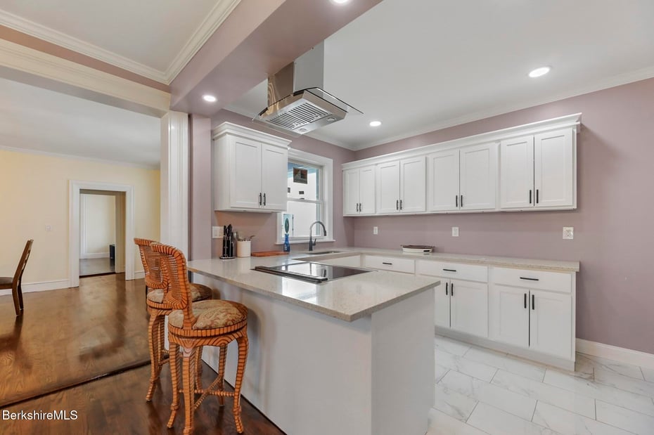 45 Forest St Photo 18