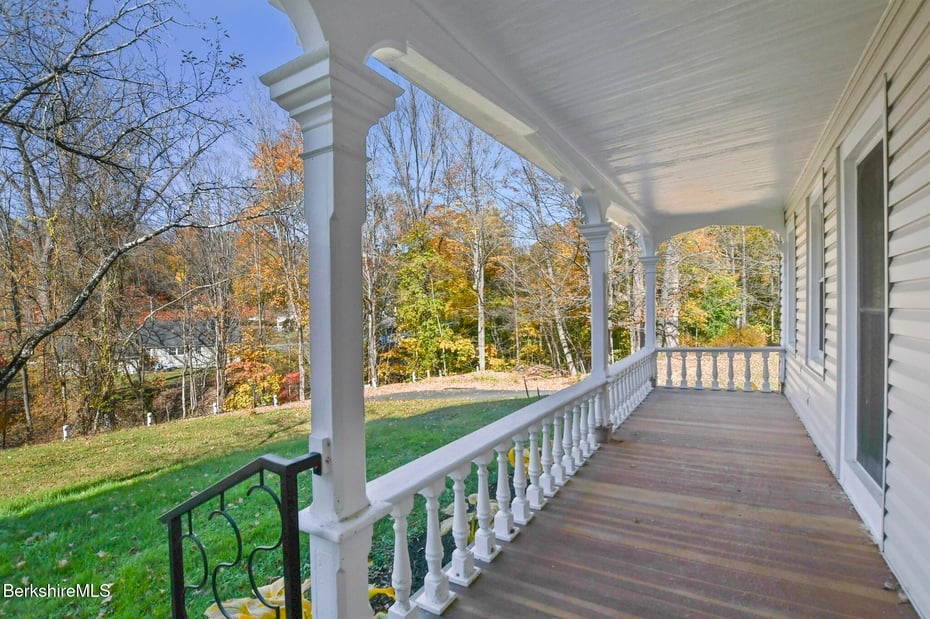 45 Forest St Photo 8