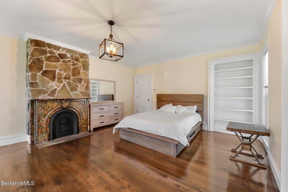 45 Forest St Photo 21