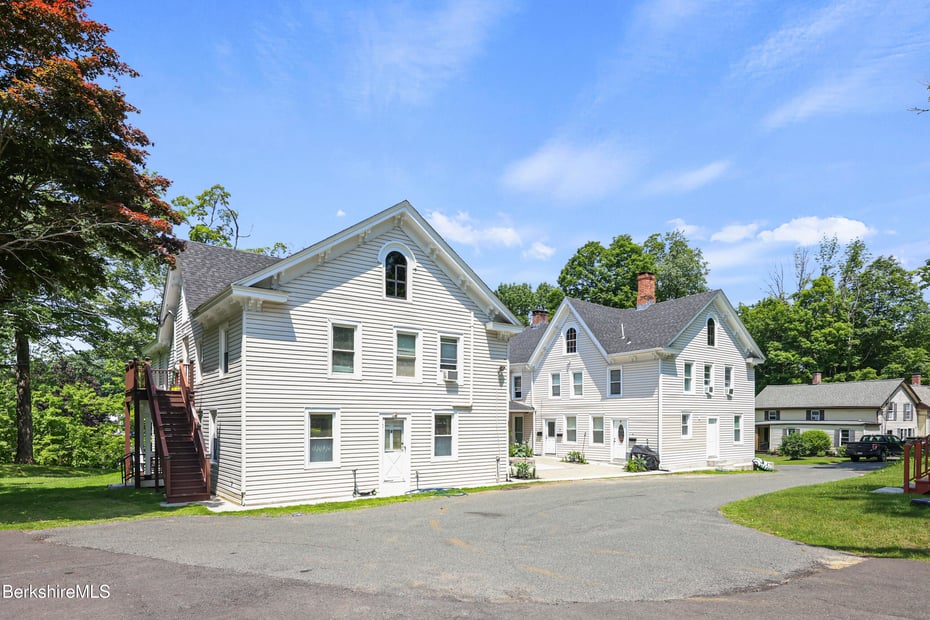 45 Forest St Photo 43