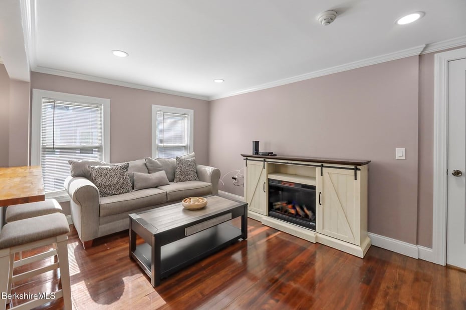 45 Forest St Photo 25