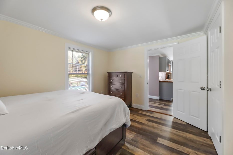 45 Forest St Photo 28