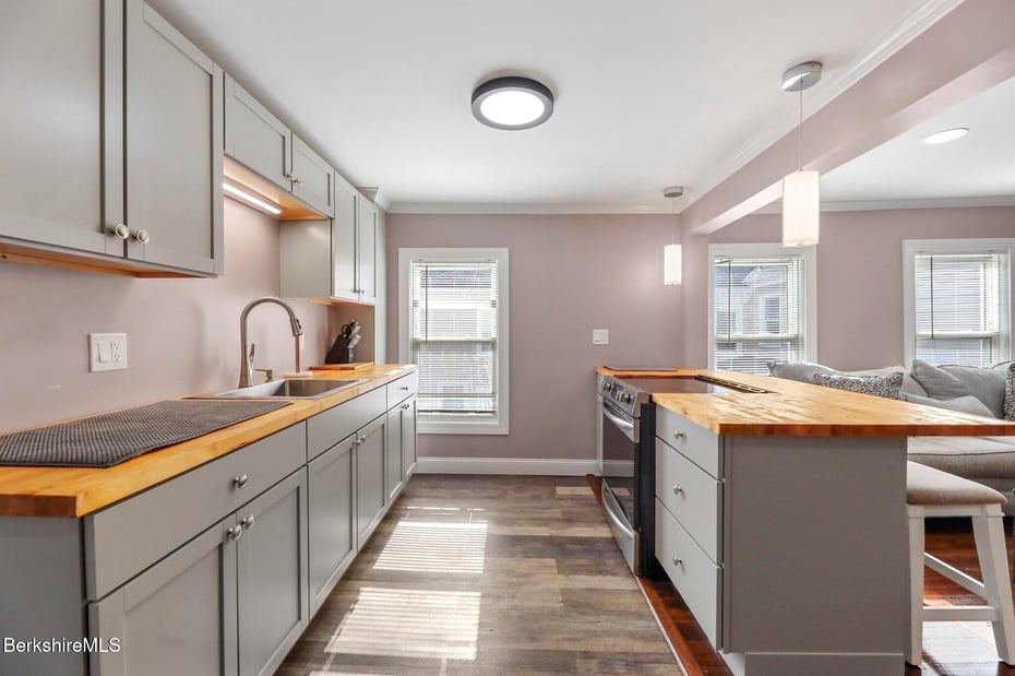 45 Forest St Photo 27