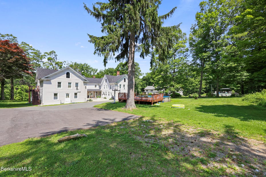 45 Forest St Photo 44