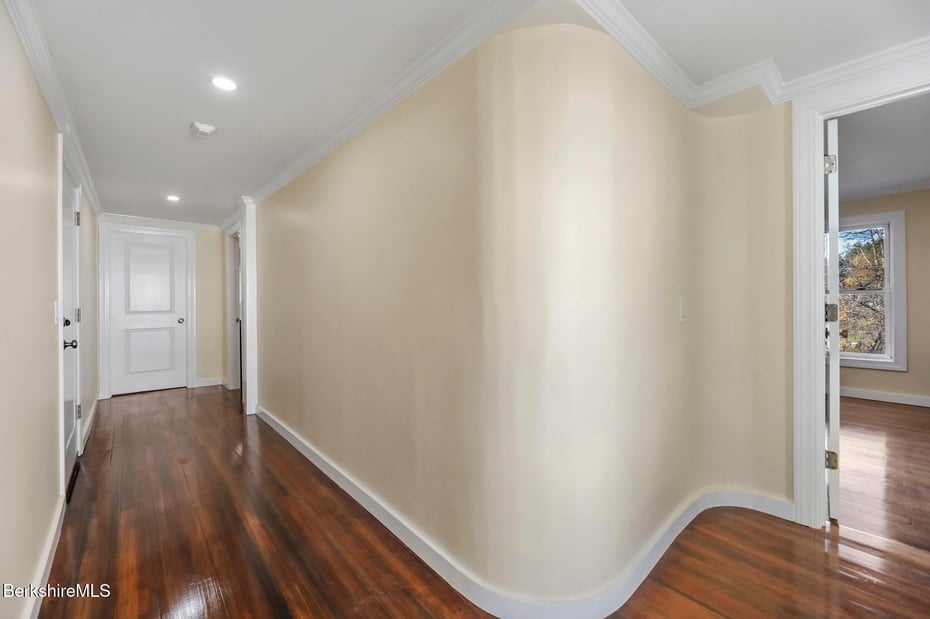 45 Forest St Photo 22