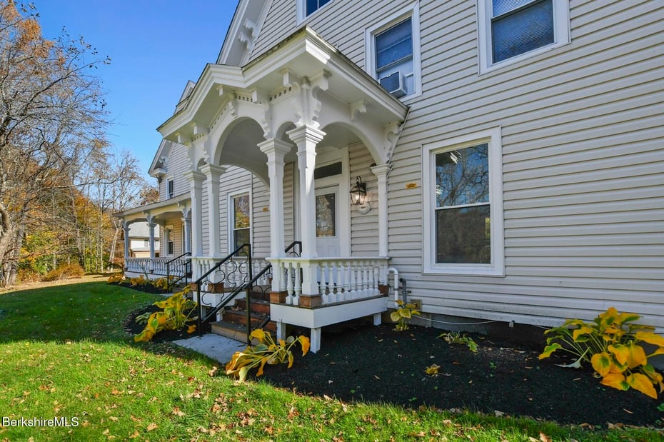 45 Forest St Photo 7