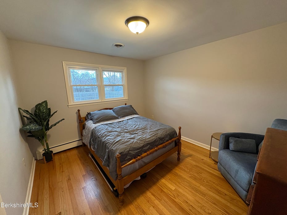 72 Nancy Ave Photo 14
