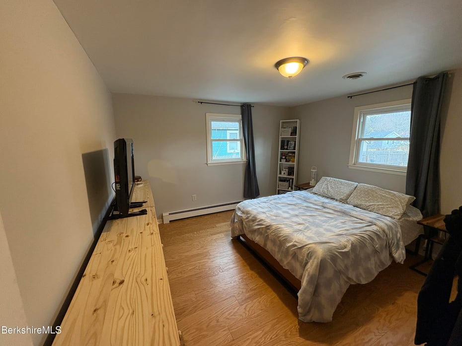 72 Nancy Ave Photo 16