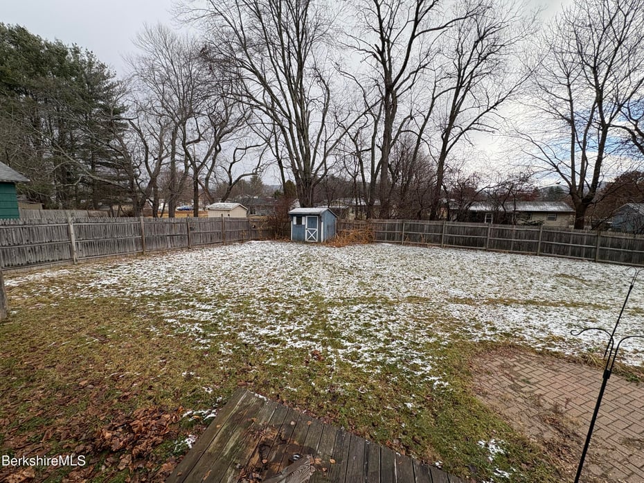 72 Nancy Ave Photo 36